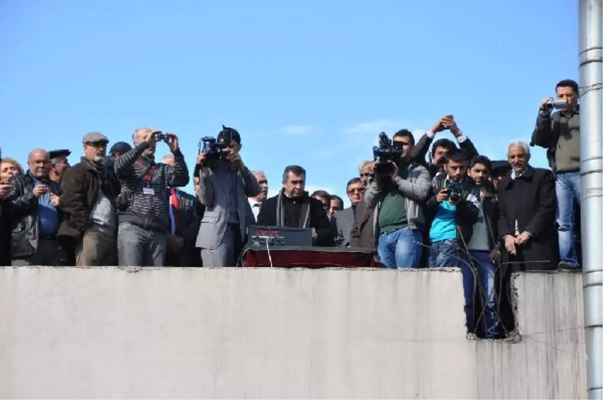 Adıyaman\'da Alevlier Miting Gibi Basın Açıklaması Yaptı