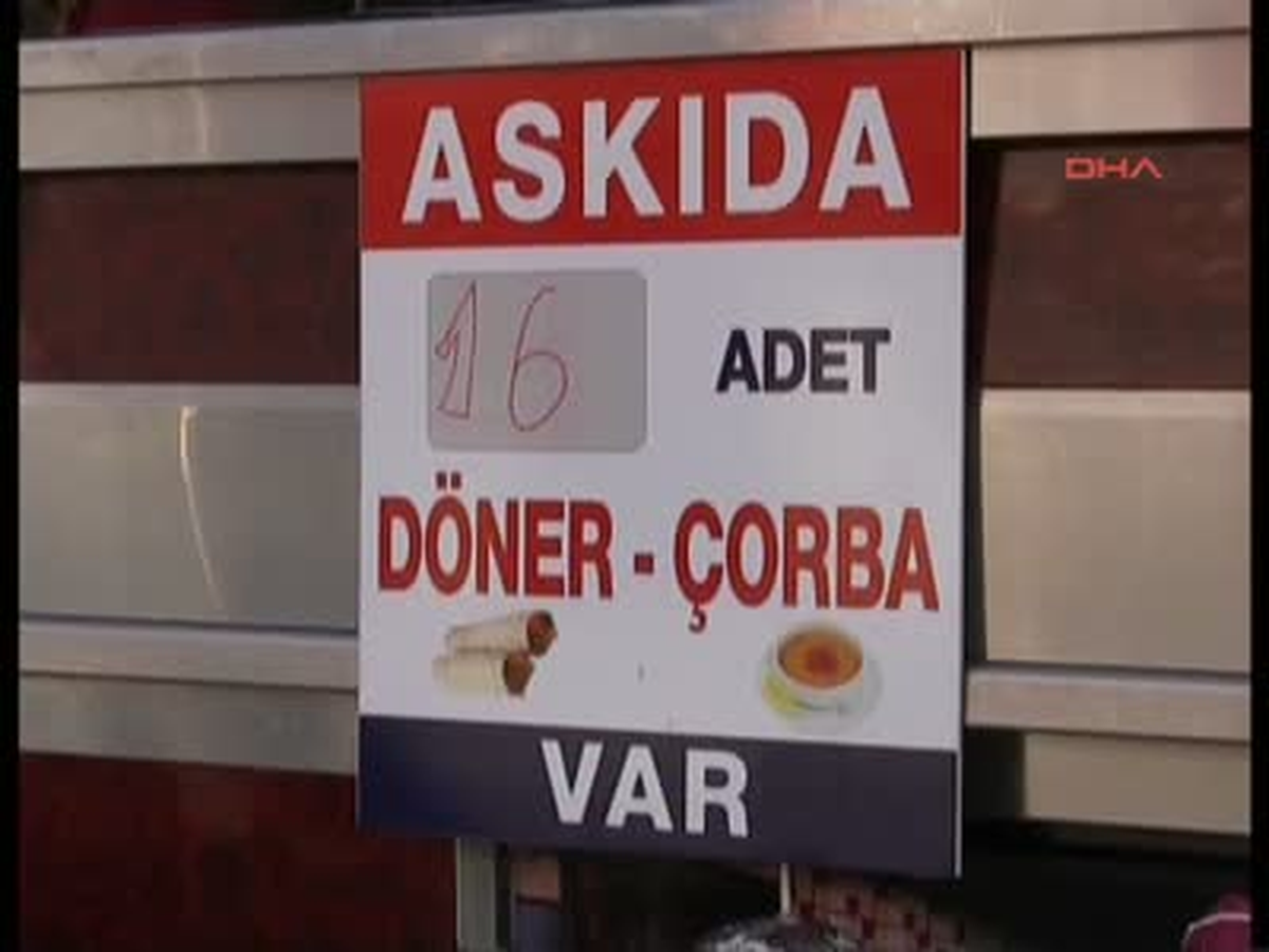 \'Askıda Dürüm\' Uygulamasıyla Günde 60 Kişinin Karnını Doyuruyor