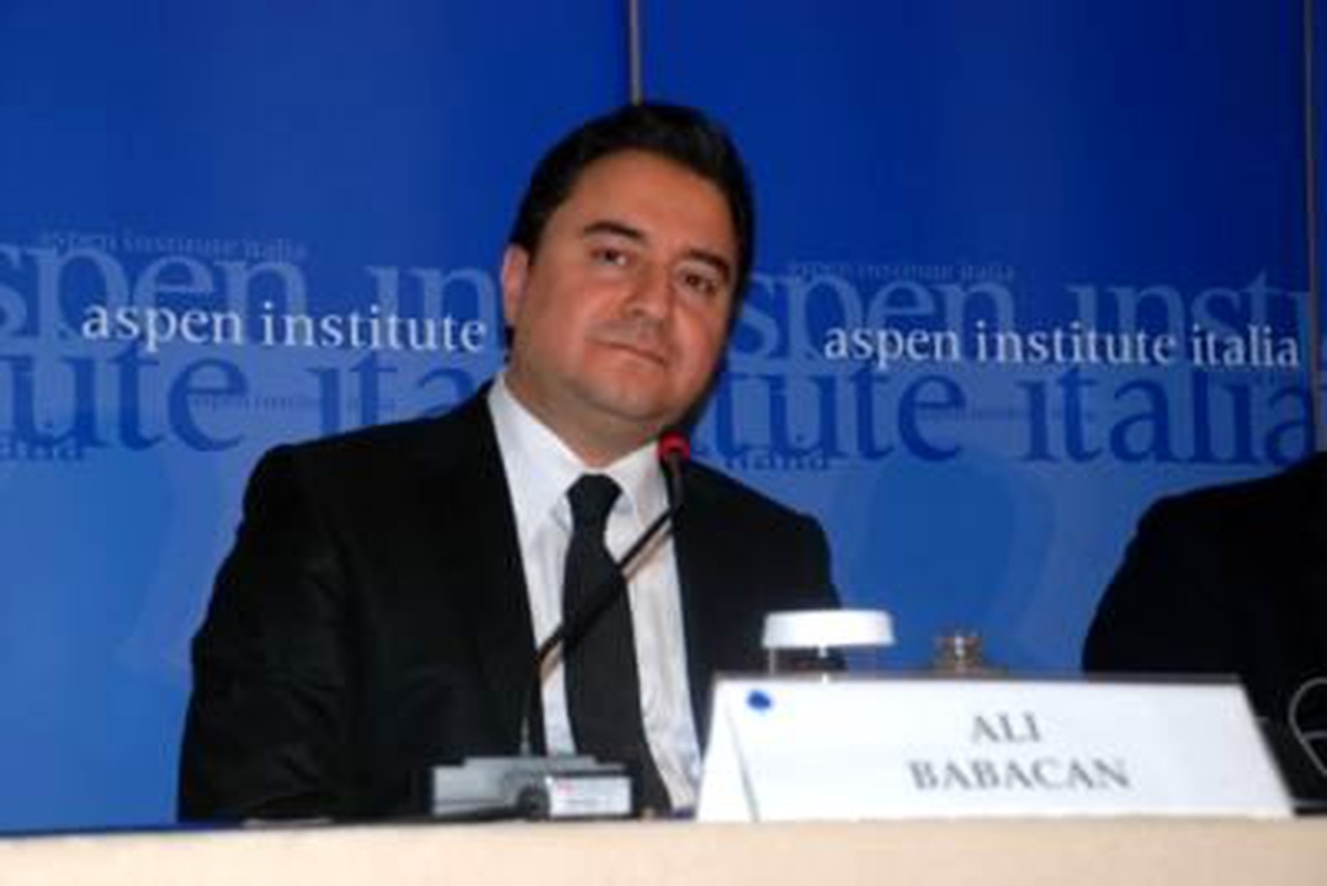 "Avrupa ve Akdeniz Ekonomisi ve Politikası Karşısında Çifte Geçiş Dönemi" Konferansı