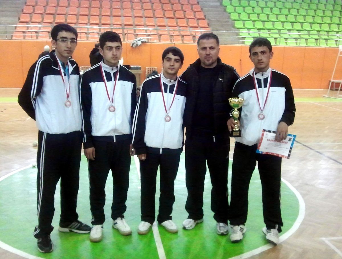 Badmintoncular Madalya ile Döndü
