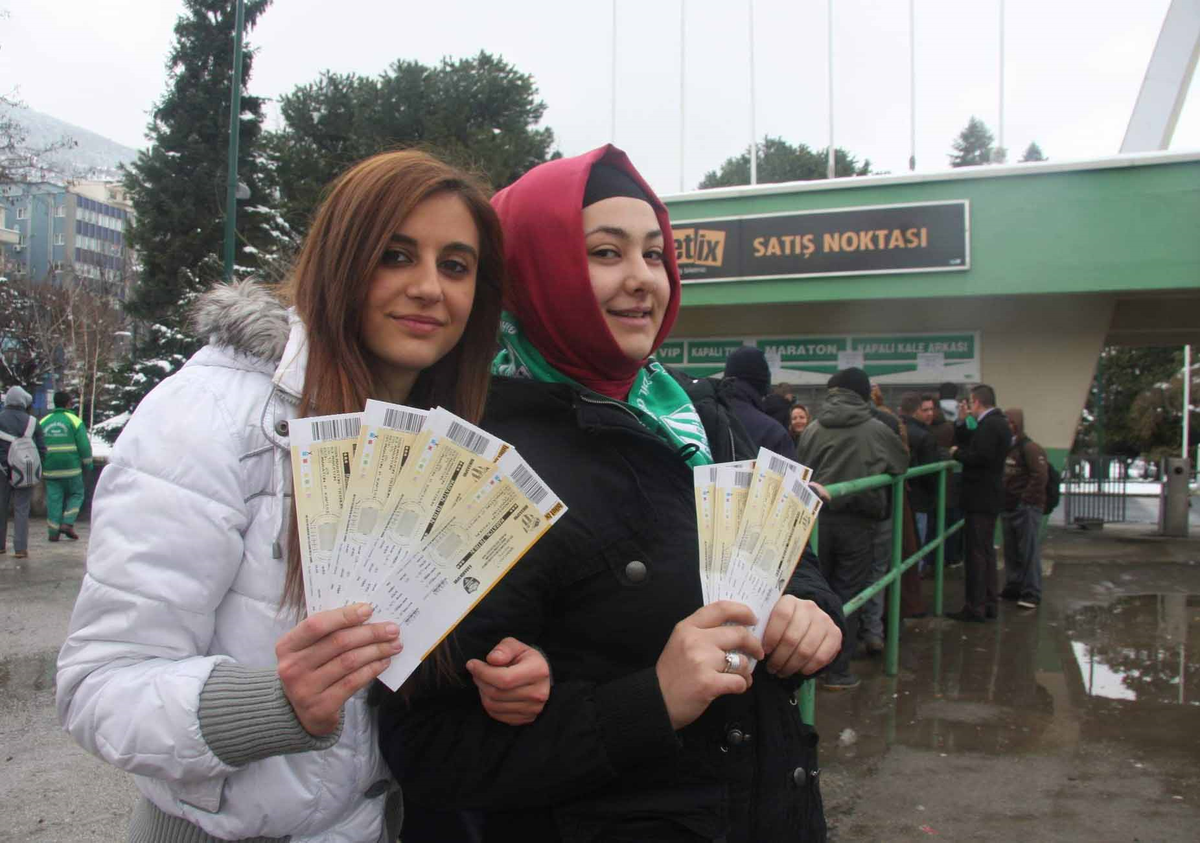 Bursasporlu Kadın ve Çocuklar Biletleri 5 Saatte Tüketti