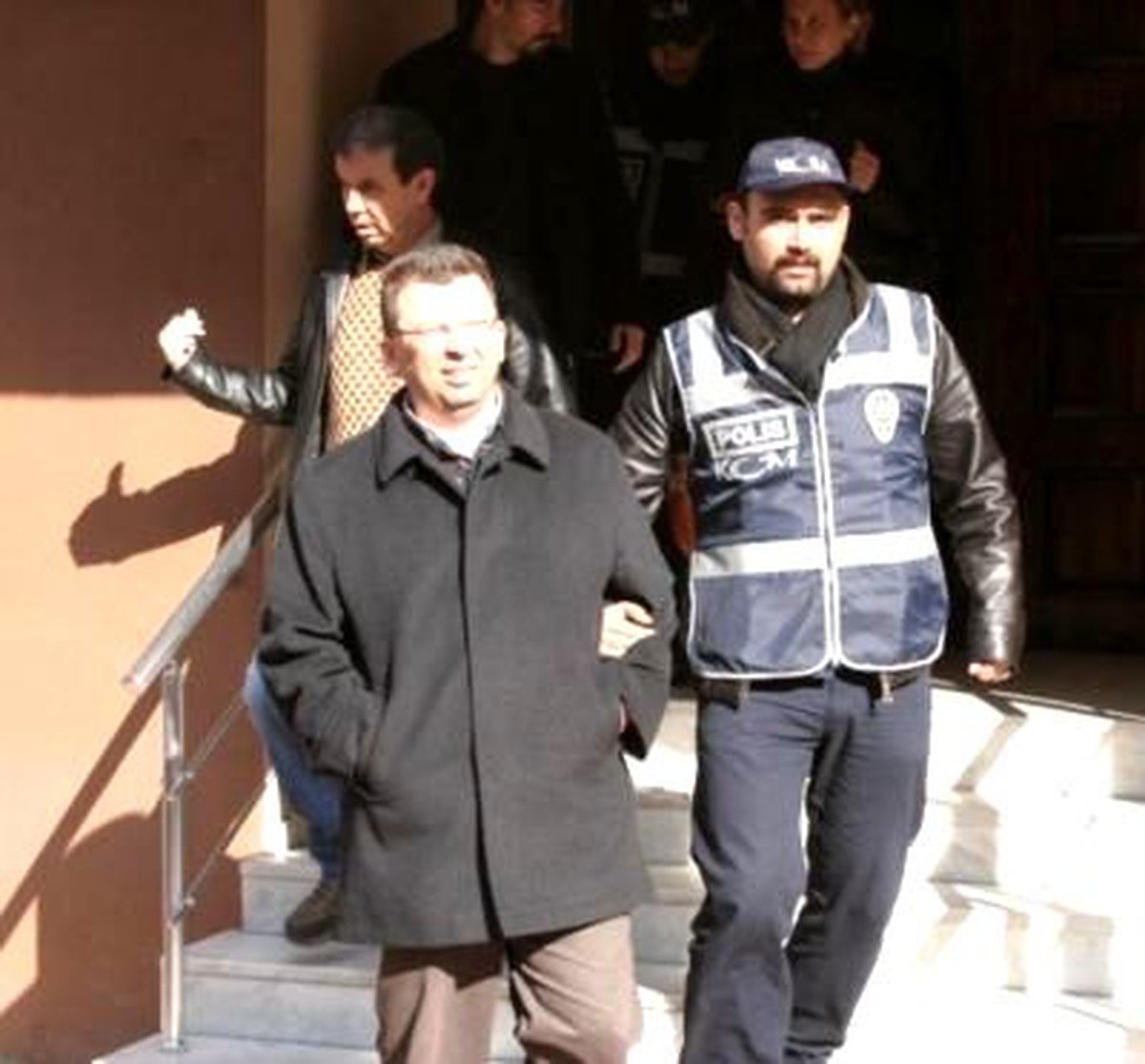 "Çete" Operasyonunda 4 Kişi Tutuklandı