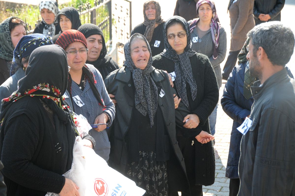 Duvağı ile Uğurlandı