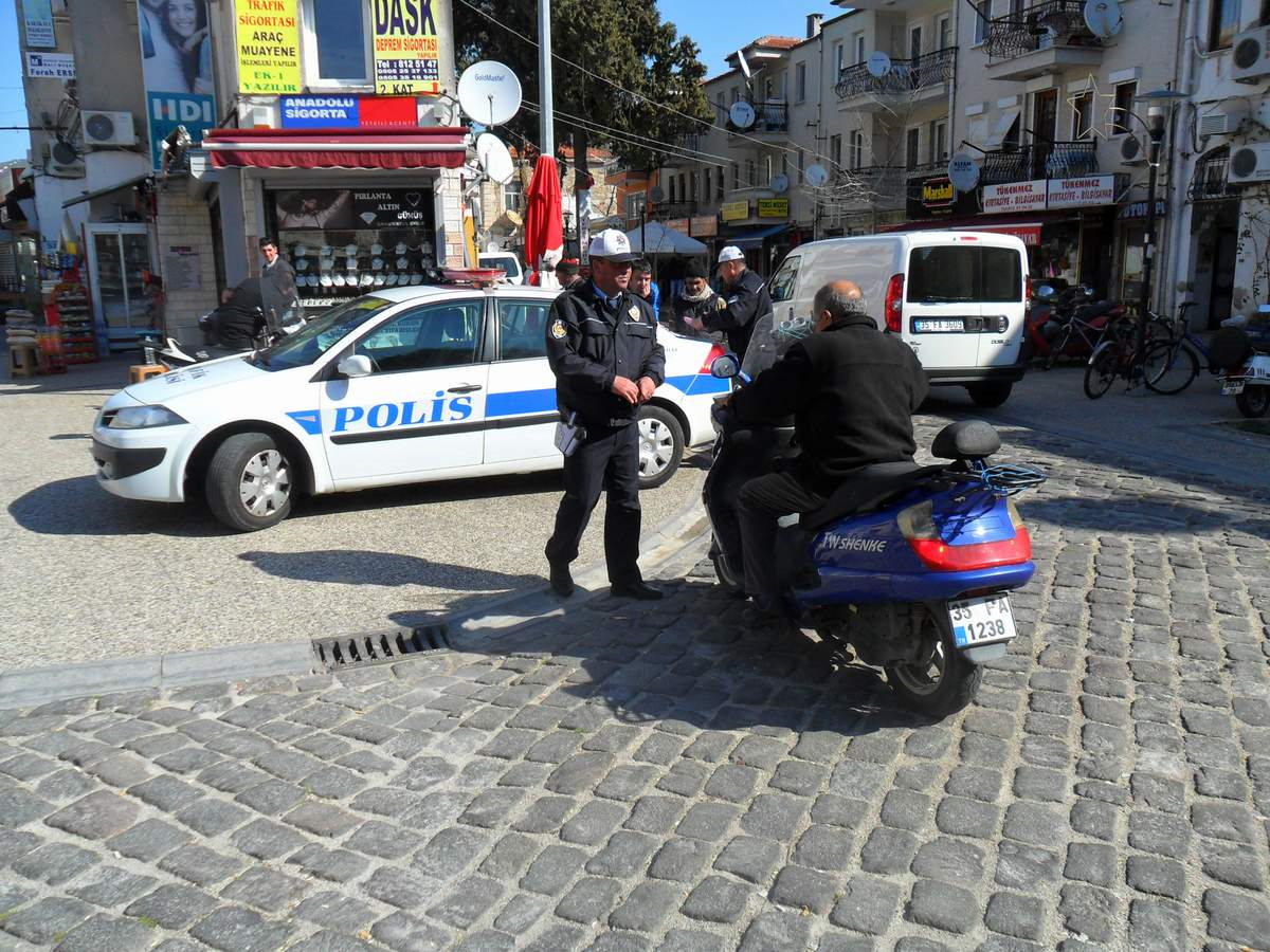 Foça Kent Konseyi, Trafik Şubeyi Harekete Geçirdi