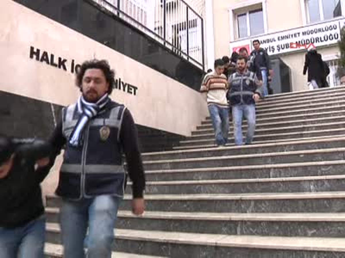 Hedef: Işığı Yanmayan Evler, Parola: Teyzene Gittin Mi
