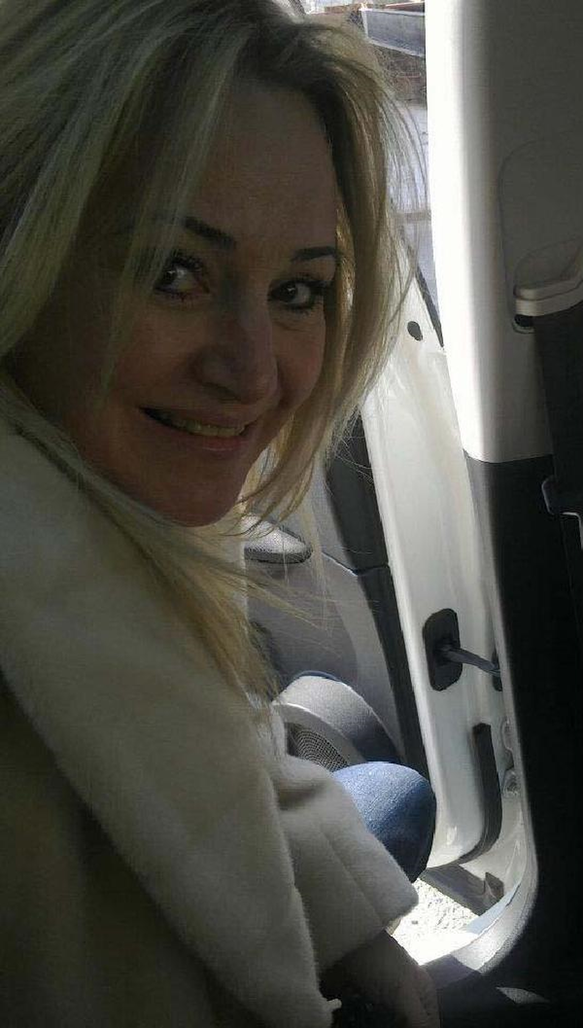 İşitme Engelli Kadın 5\'inci Kattan Ölüme Atladı