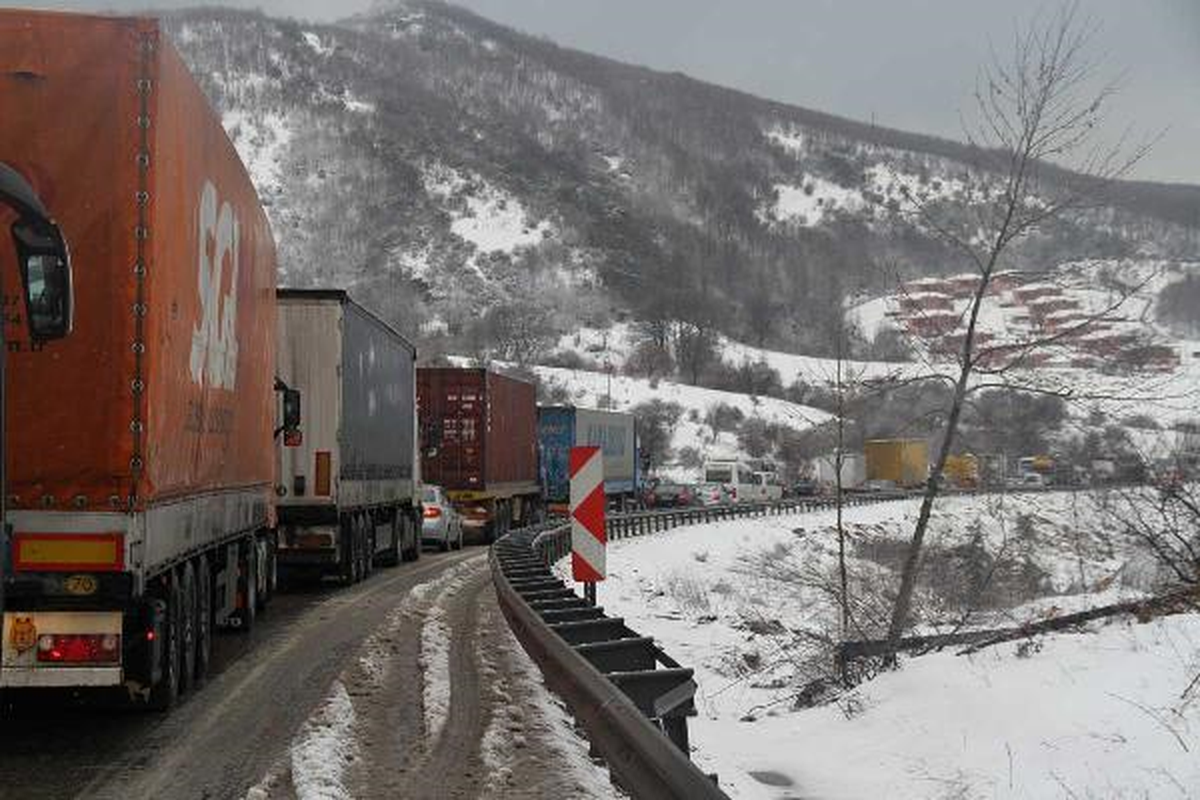Kar ve Tipi Bursa\'da Yaşamı Etkiledi