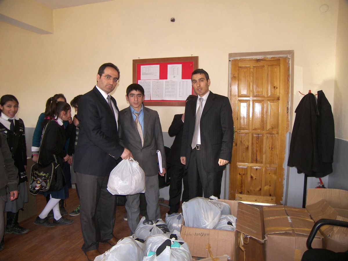 Narman'da Öğrencilere Giysi Yardımı
