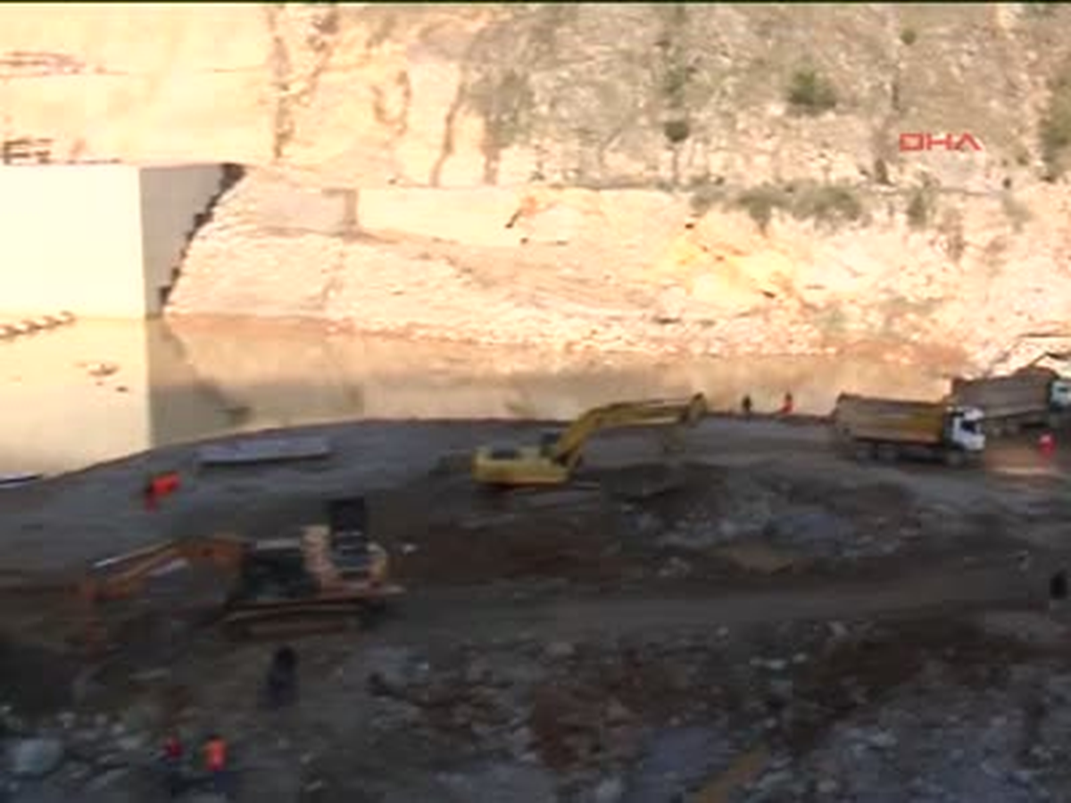 Patlayan Kapak 300 Metre Savrulmuş