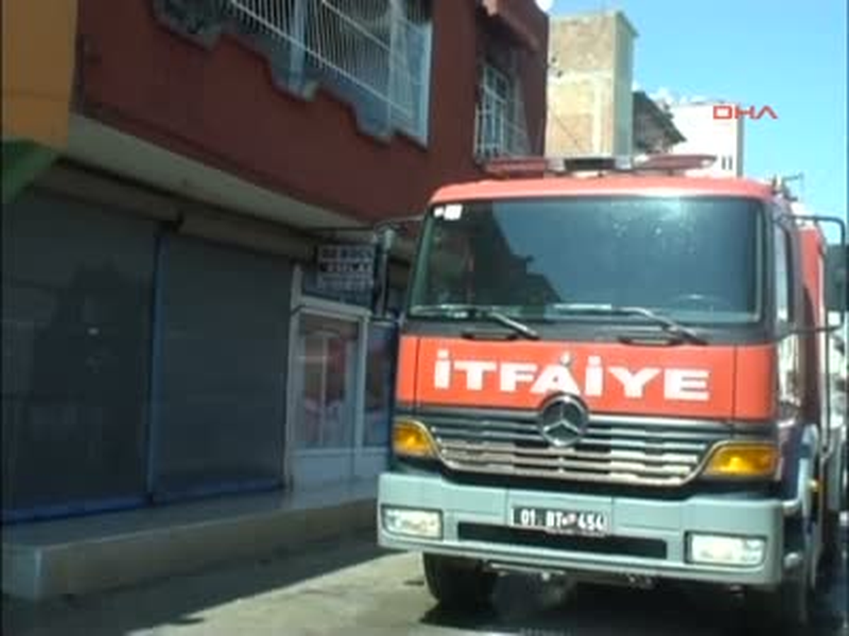 Sobaya Atılan Parfüm Şişesi Patladı: Anne ile 2 Oğlu Yaralandı