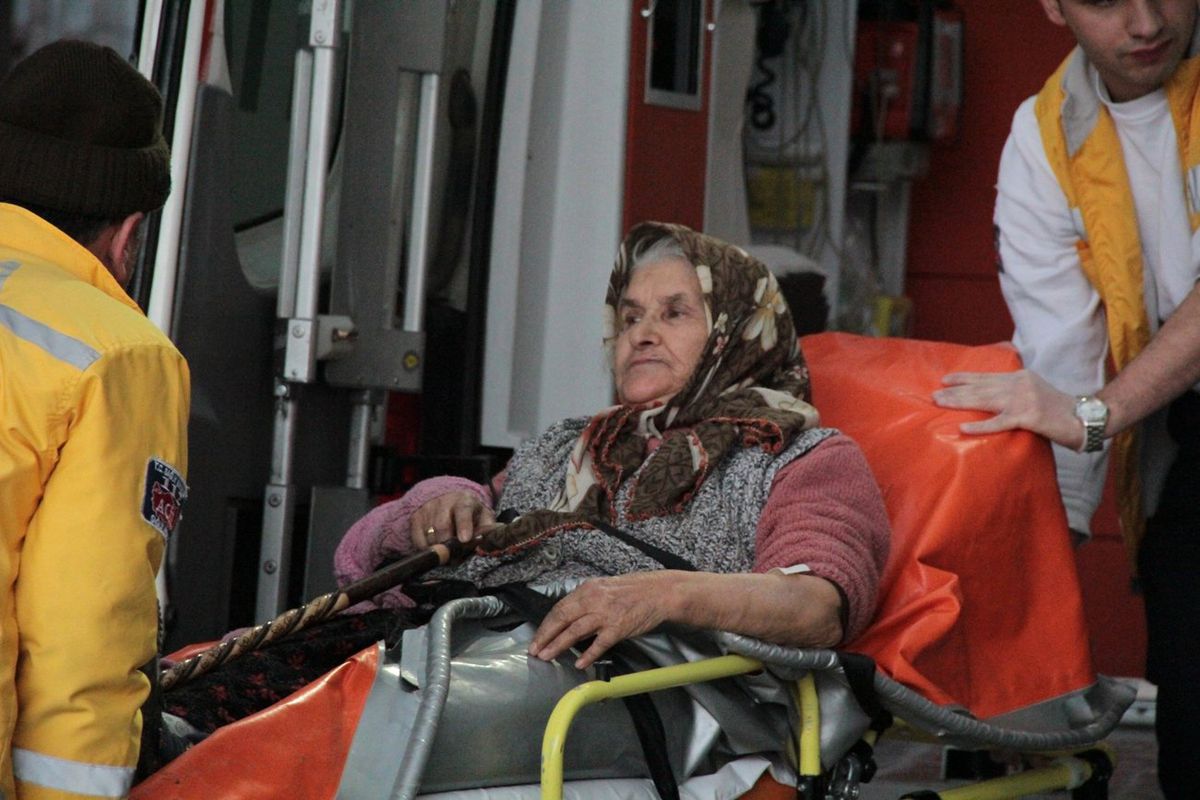Yedikleri Tavuktan Zehirlendiler