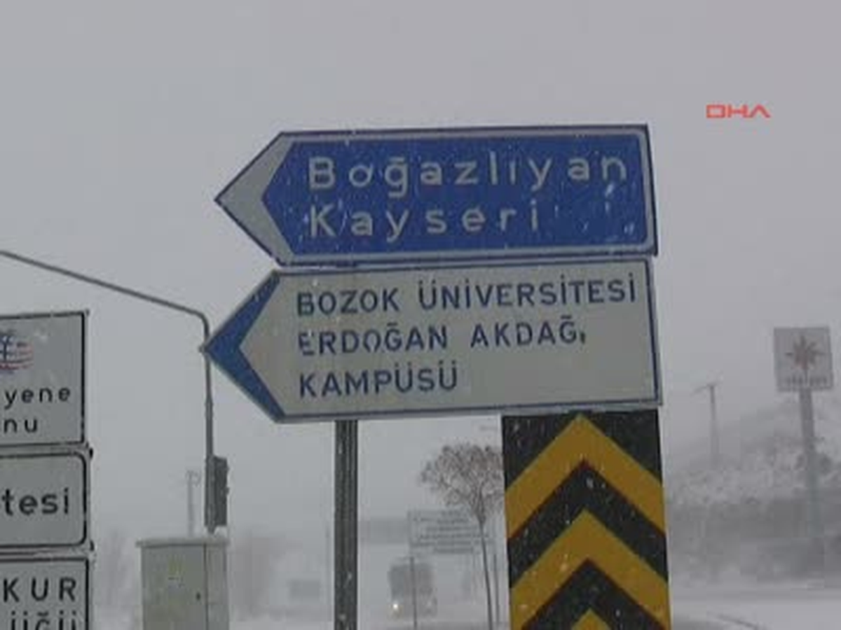 Yozgat\'ta Bağlantı Yolları Kardan Kapandı
