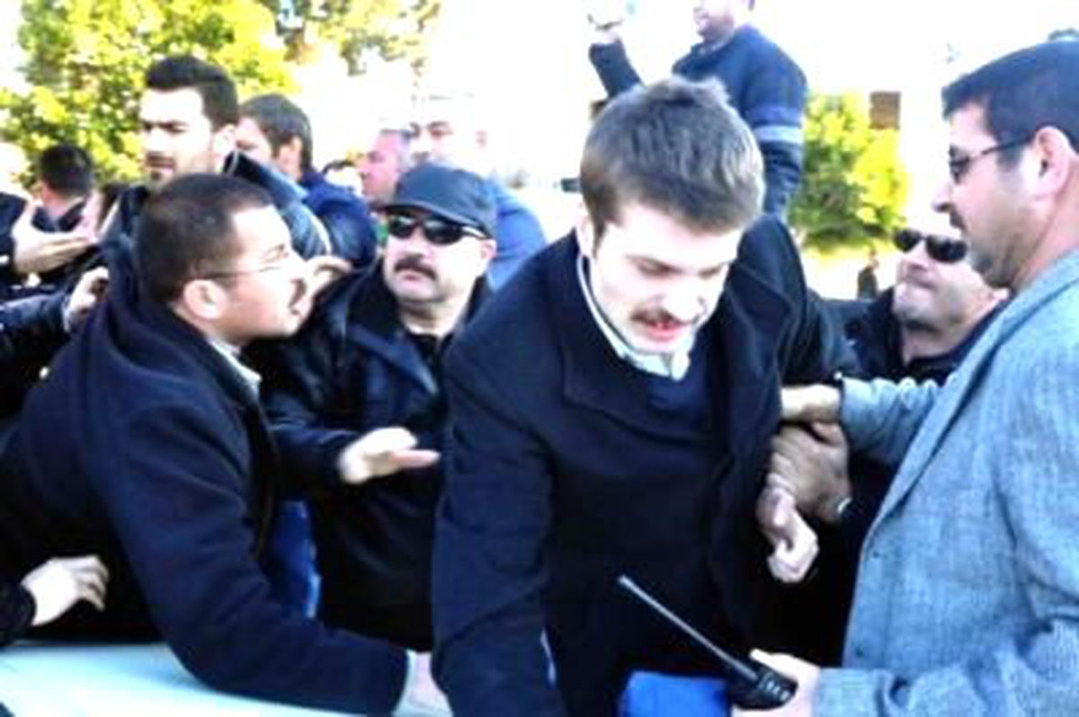 ABD Savaş Gemisi Protestosunda Arbede