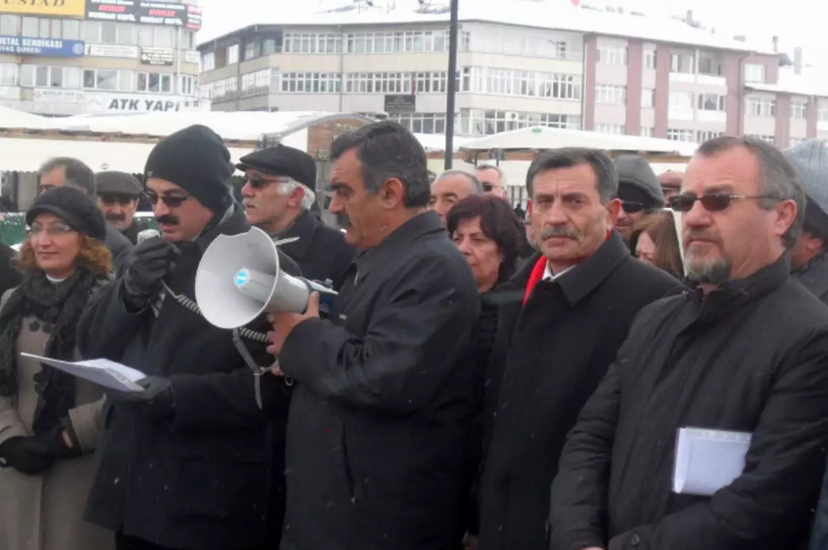 Aleviler, Adıyaman\'daki İşaretleri Protesto Etti