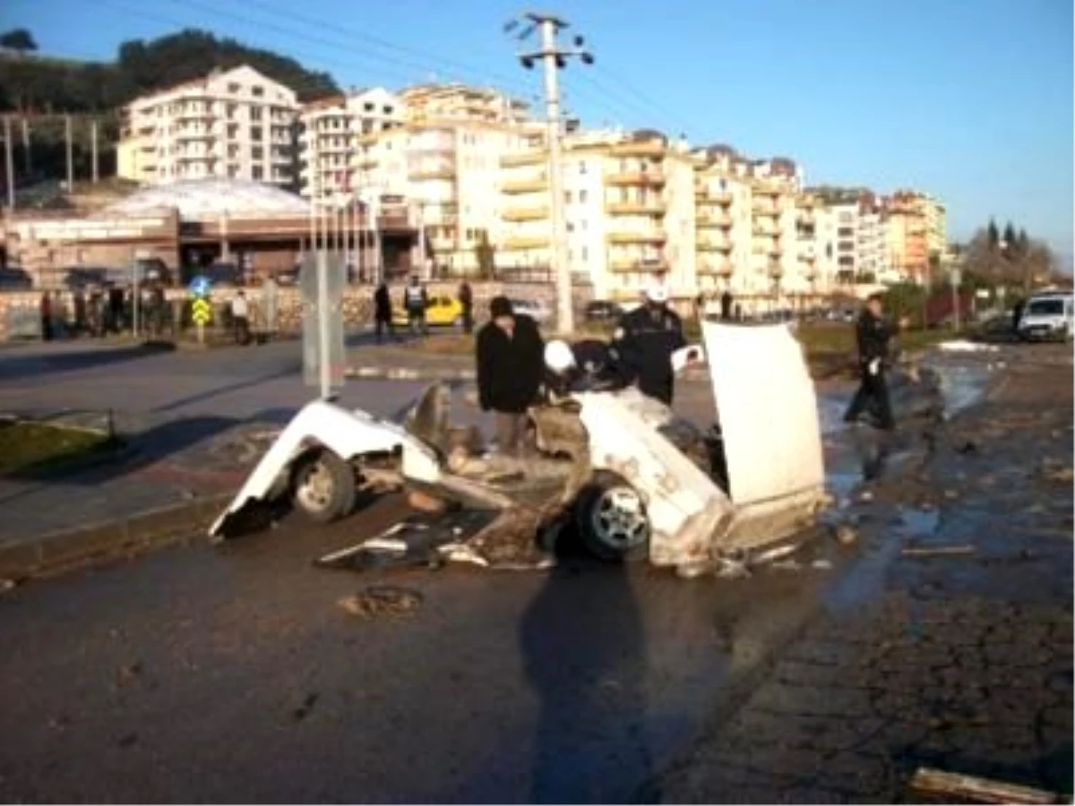 Bursa\'da Feci Kaza: 1 Ölü, 3 Yaralı