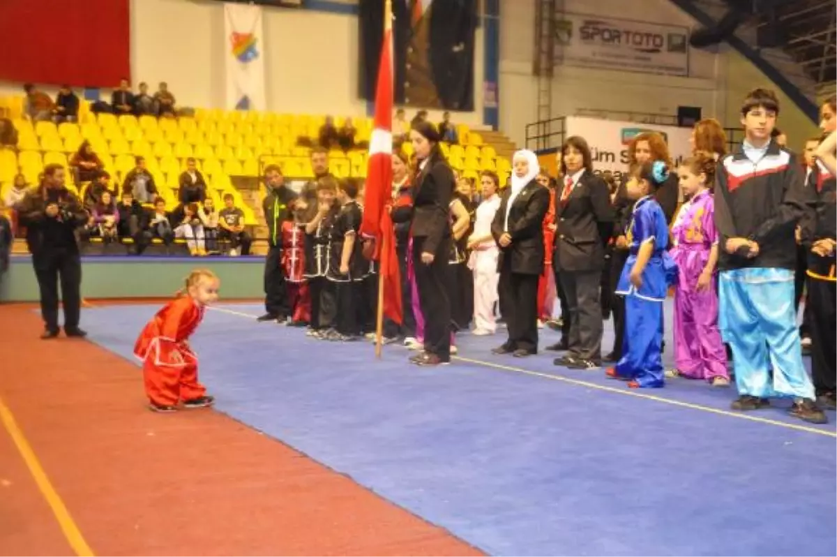 Küçük Wushu\'cu Ebrar Şampiyonanın Başlamasını Bekleyemedi