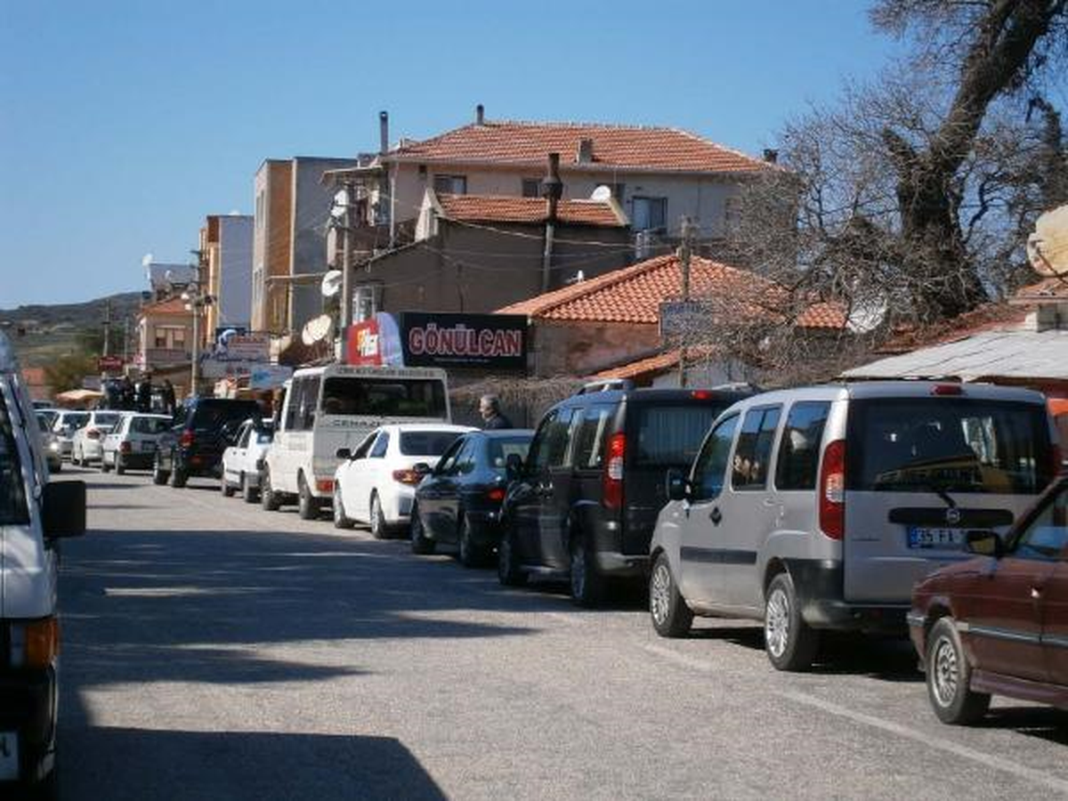 Midibüs Kapısına Sıkışan Çocuk Toprağa Verildi