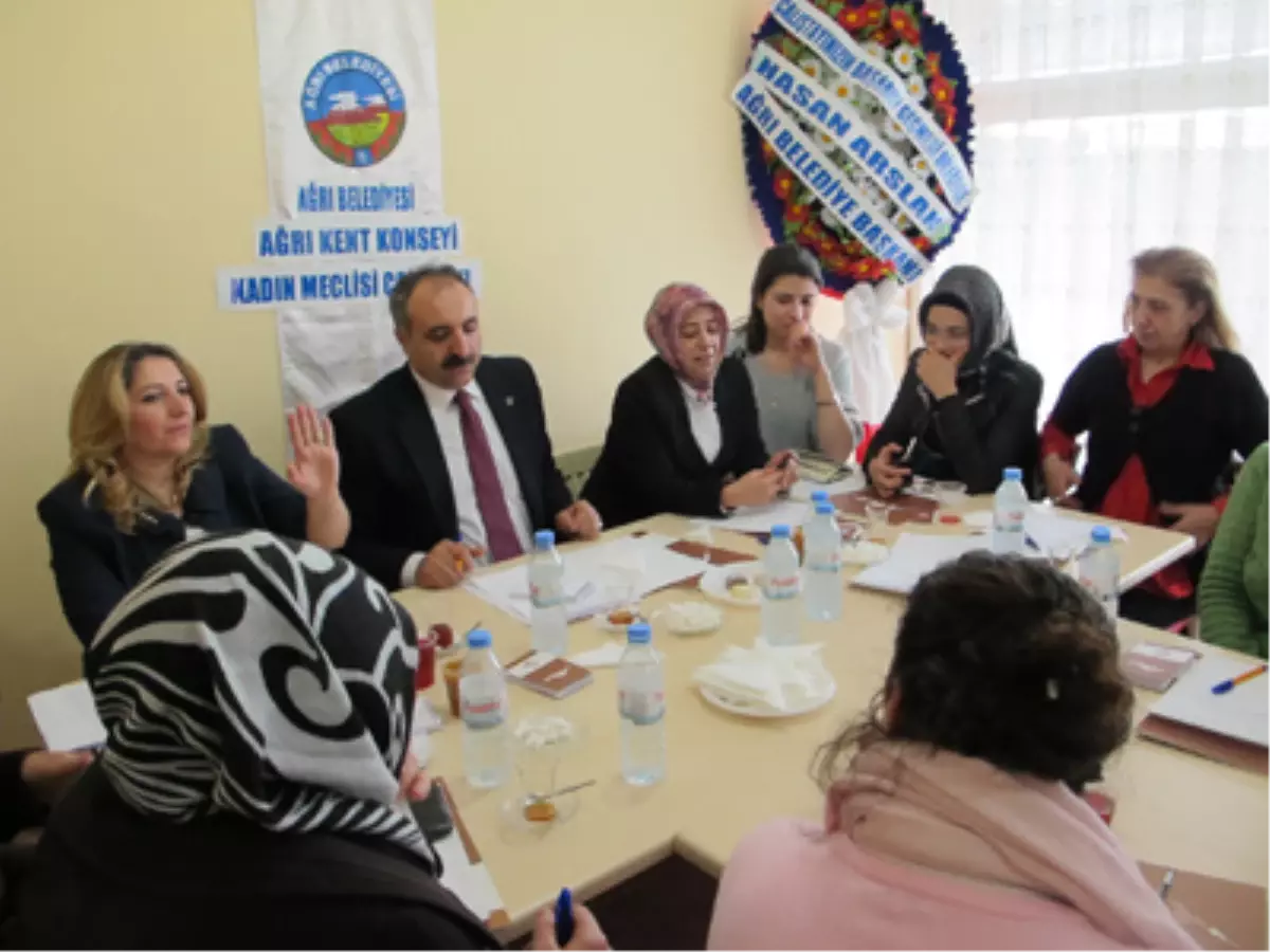 Ağrı Belediyesinden İlk Kadın Çalıştayı