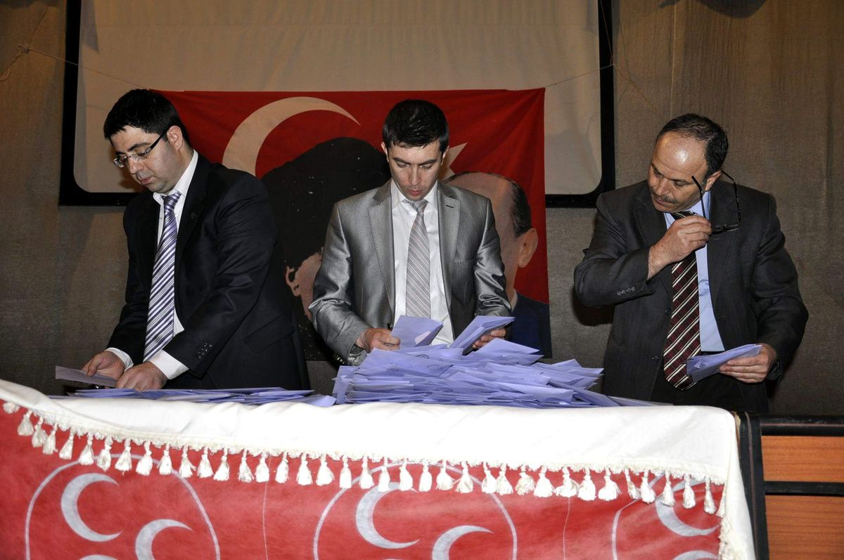 Biga MHP'de Atilla Soykan Güven Tazeledi