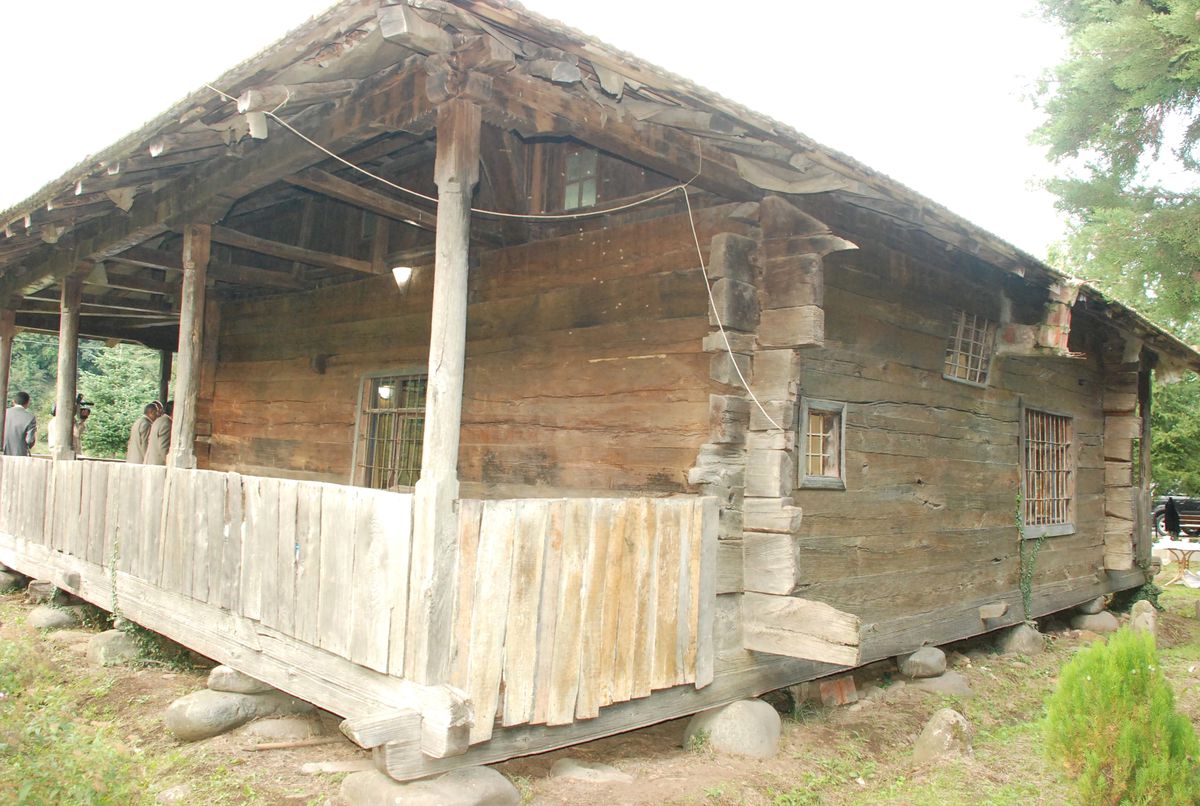Çivisiz Cami Nisanda İbadete Açılıyor