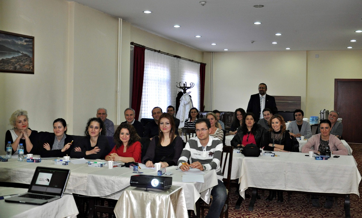 Diş Doktorlarına Meslek İçi Eğitim Semineri Verildi