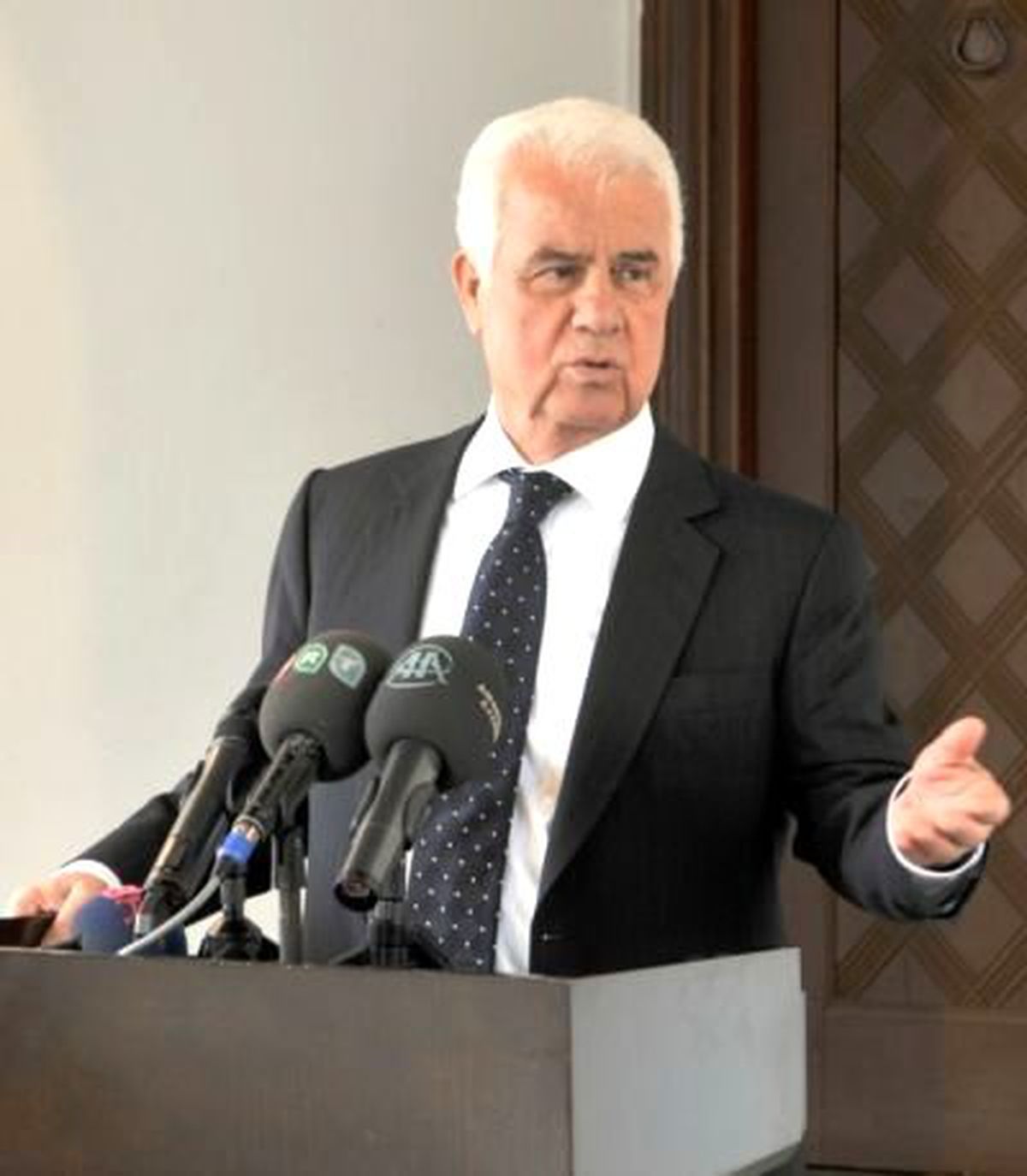 Eroğlu: Rumlar Her Şeyi İstiyor