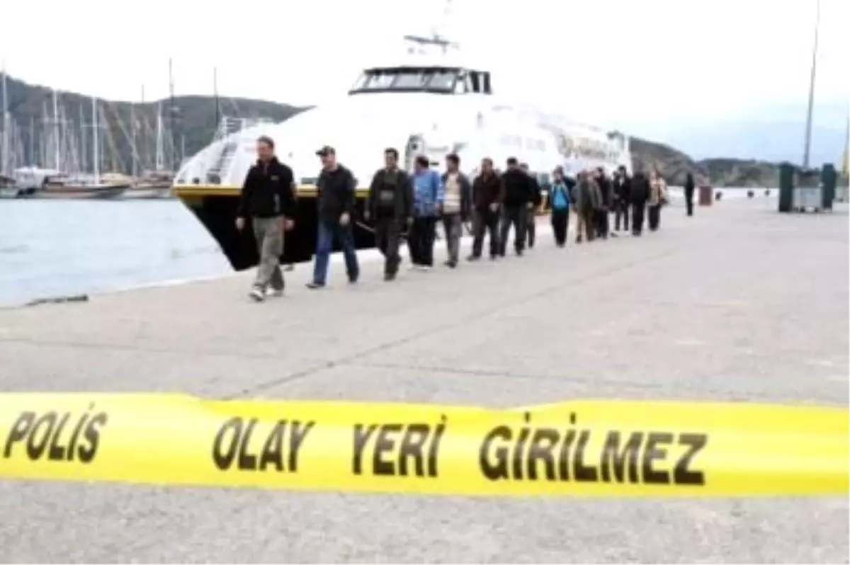 Fethiye\'de Yolcu Gemisinde Tatbikat