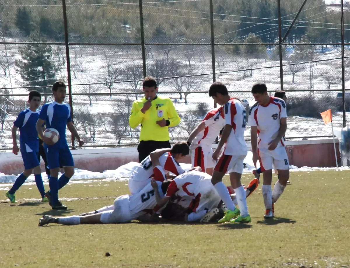 Gaziantep U16, Büyükşehir\'i Farklı Geçti