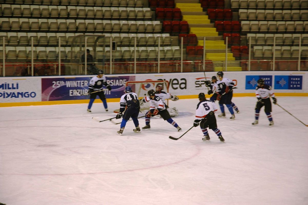 Hokeyciler Yine Hükmen Galip