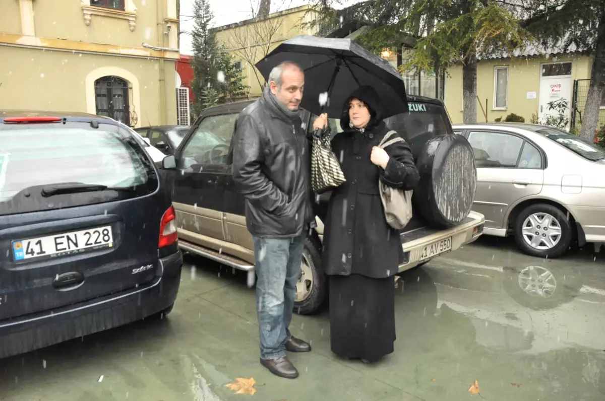 İzmit Şehir İçindeki Park Yasakları Vatandaşı da Otoparkçıları da Mağdur Ediyor