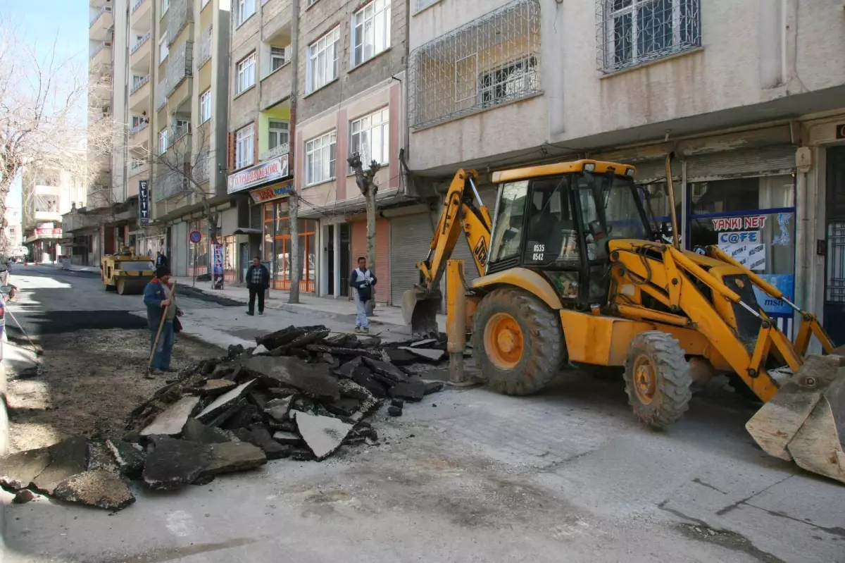 Kilis Belediyesi, Asfalt Yama Çalışmalarını Sürüyor