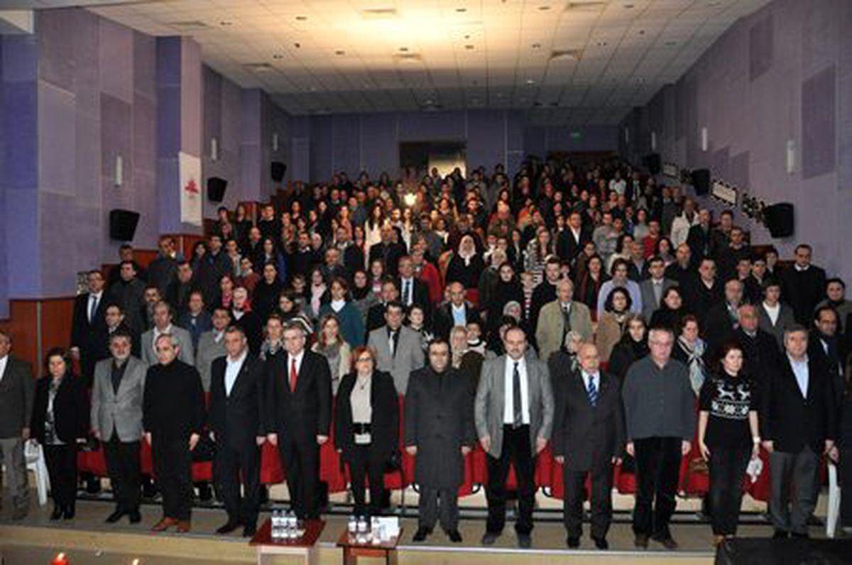 Nevzat Öğretmen Şiirleriyle Anıldı
