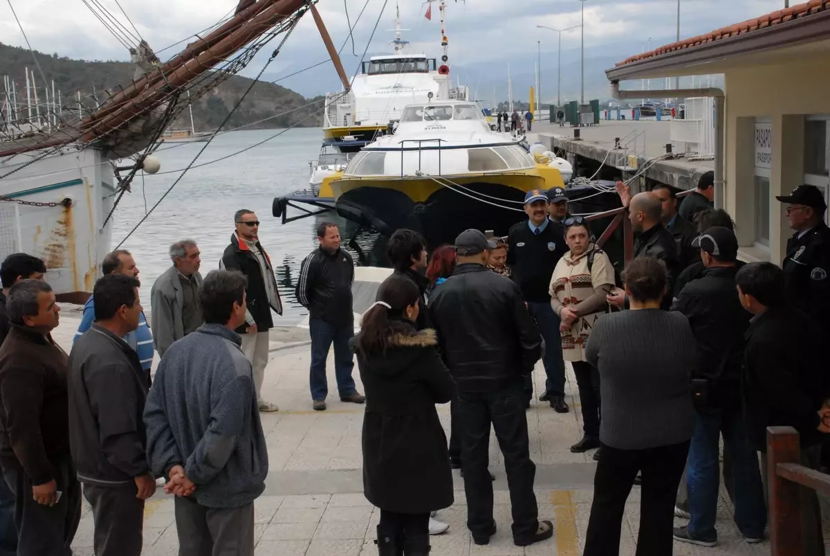 Rodasa Giden Gemide Yapılan Tatbikat Gerçek Zannedildi