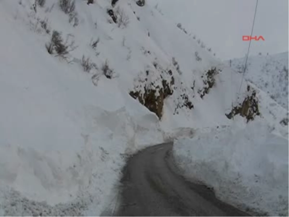 Şemdinli Kaymakamı Çığ Altında Kaldı