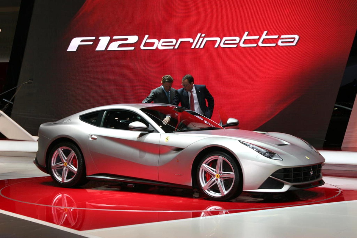 740 HP\'lik Ferrari F12berlinetta Sohbaharda Geliyor!


