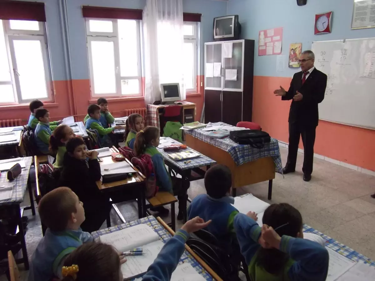 Alaplı Vergi Dairesi\'nden Kasımlı İlköğretim Okulu\'na Ziyaret