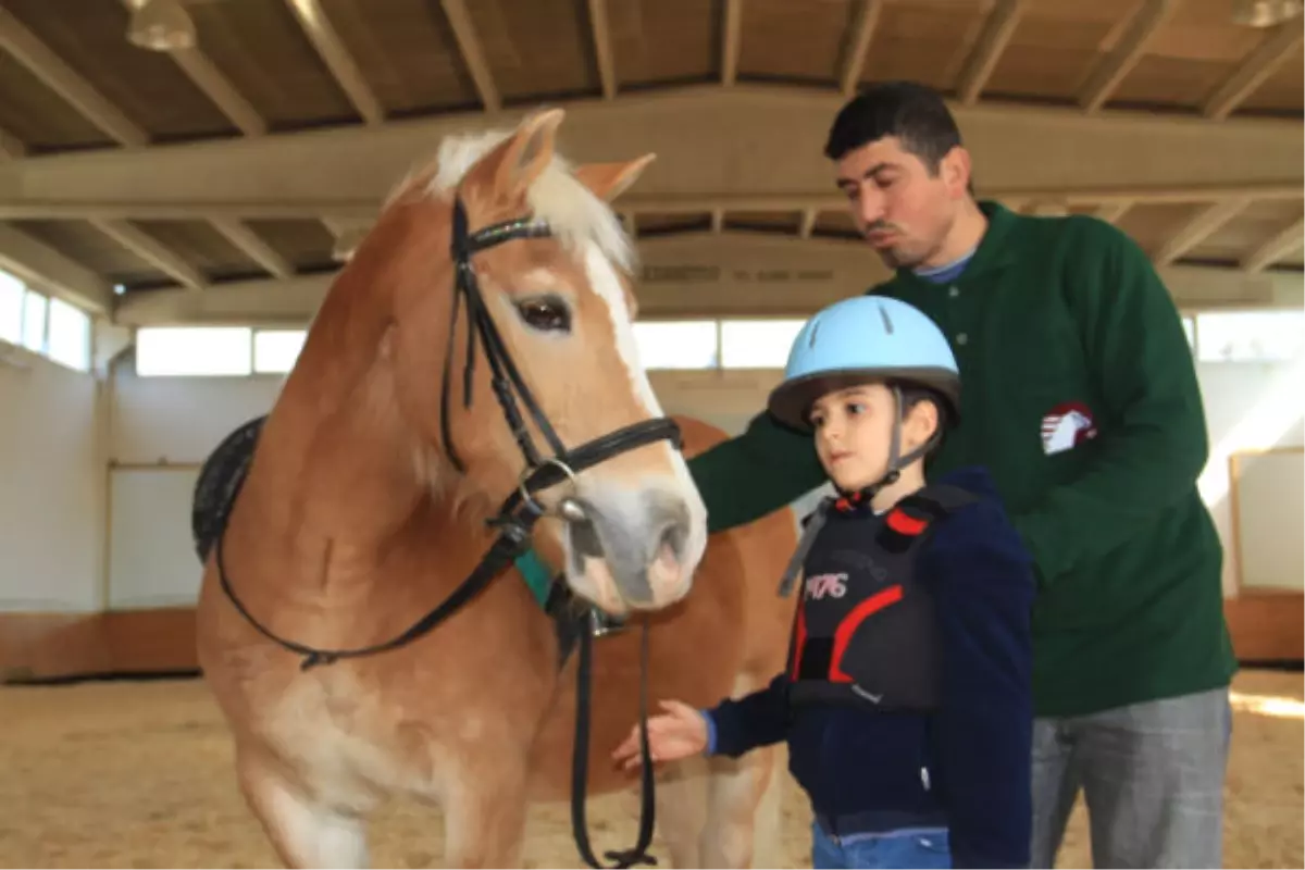 Atlıspor Kulübü\'nün Poni Okulu Açıldı