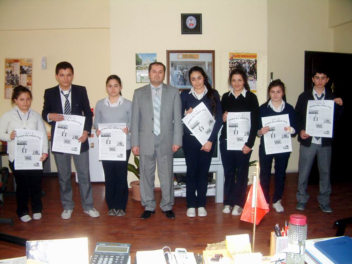Burhaniye\'de Sağlıkçıların Gazetesi Çıktı