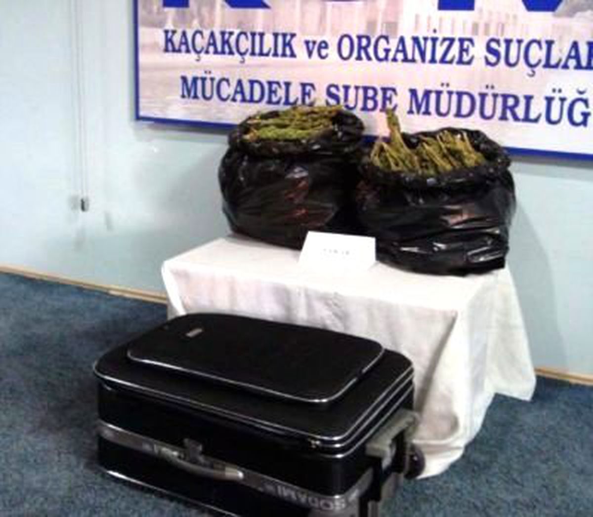 Diyarbakır\'da 13 Kilo Esrar Ele Geçirildi