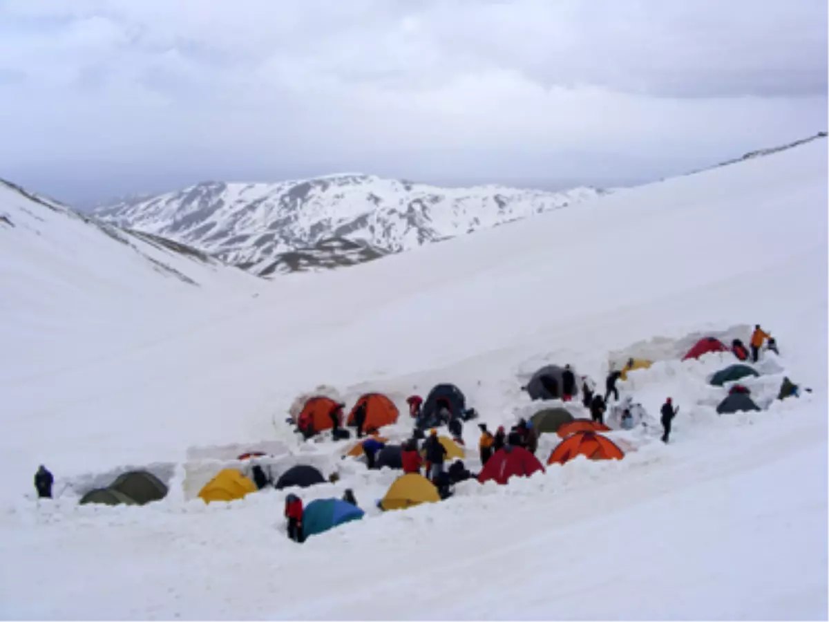 Erciyes\'e Anma Tırmanışı