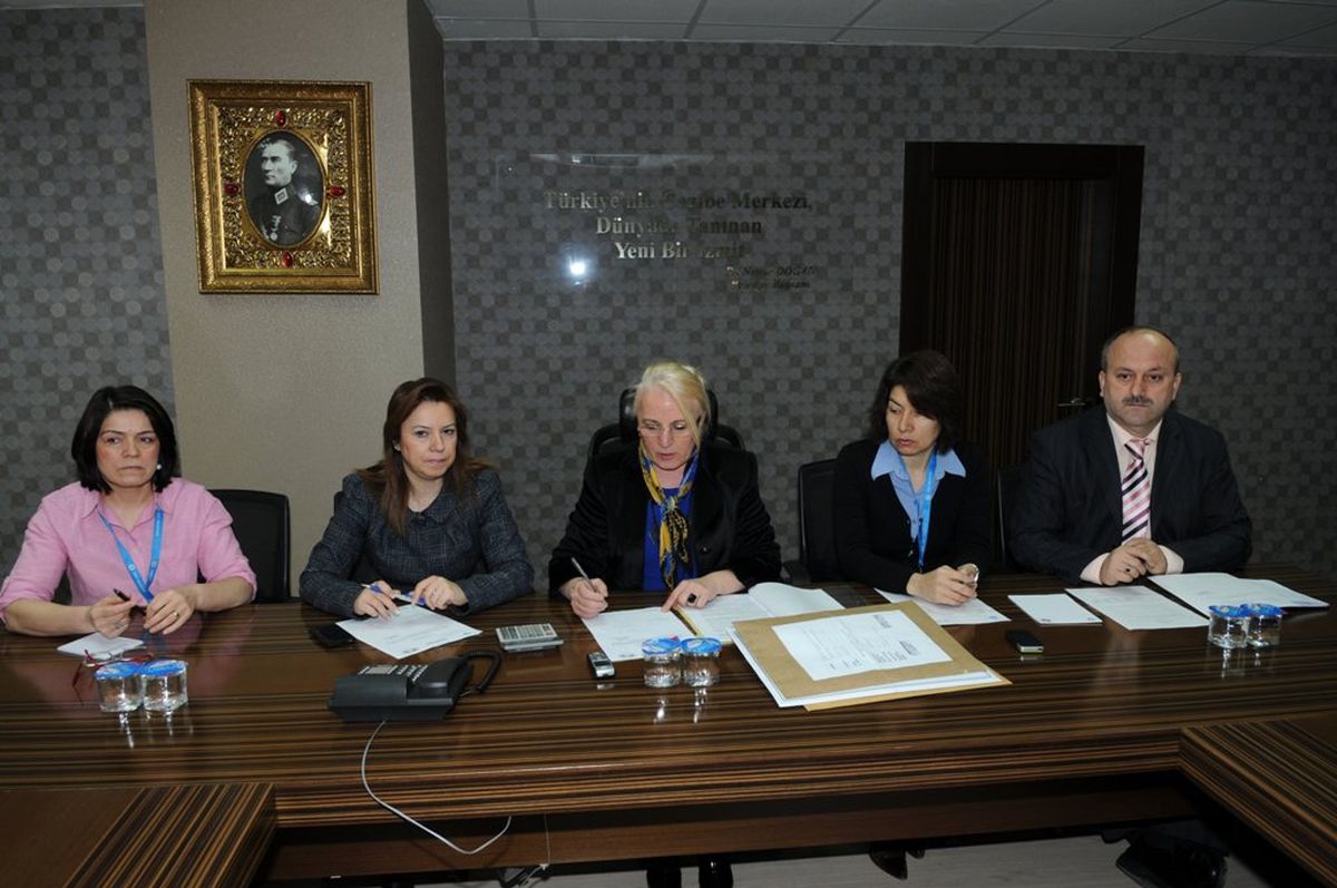 İzmit Belediyesi\'nde Temizlik İhalesi Yapıldı