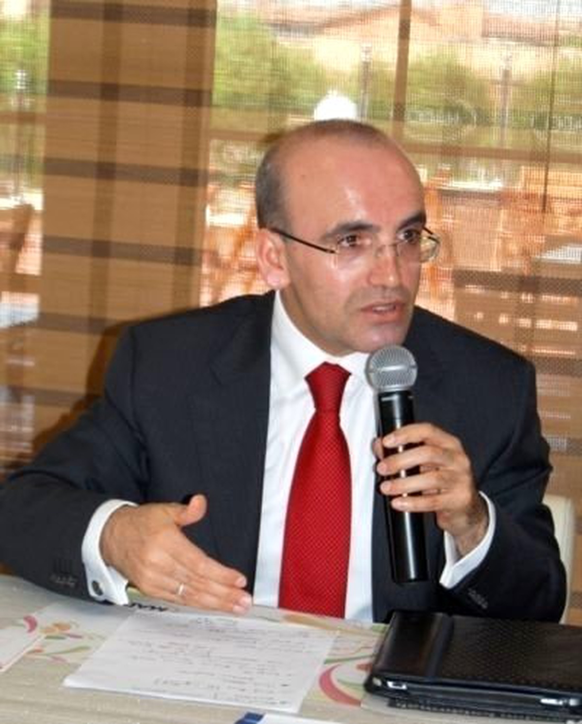 Maliye Bakanı Şimşek: Türkiye Yüzde 4\'lük Büyümeyi Başarırsa, Yumuşak İnişi de Başarır
