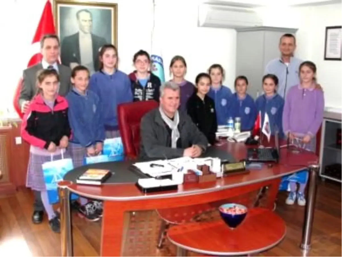 Minik Basketbolculardan Başkan Karataş'a Ziyaret