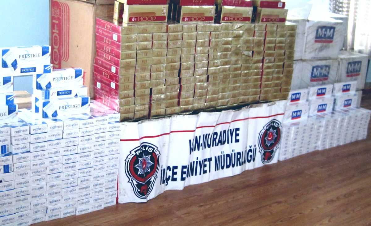 Muradiye\'de 20 Bin 360 Paket Kaçak Sigara Ele Geçirildi