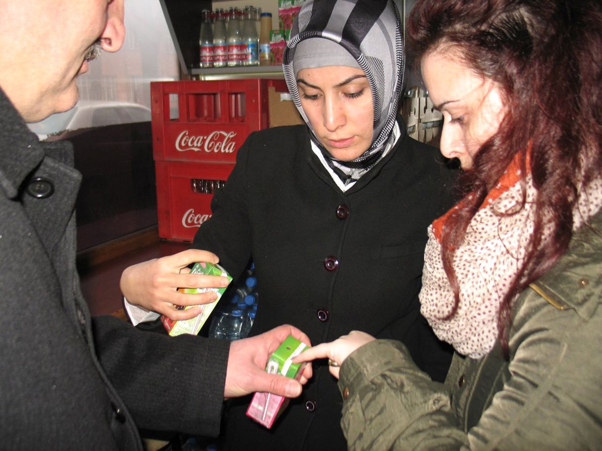 Rize Belediyesi Ekipleri Okul Çevrelerinde Gıda Ürünü Satışı Yapan İş Yerlerini Denetledi