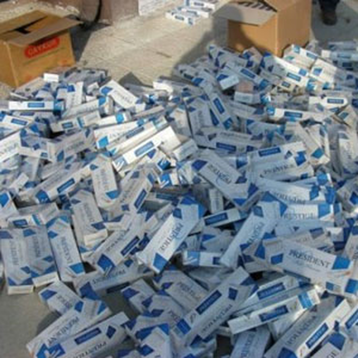 Yolcu Otobüsünde Kaçak Sigara Ele Geçirildi