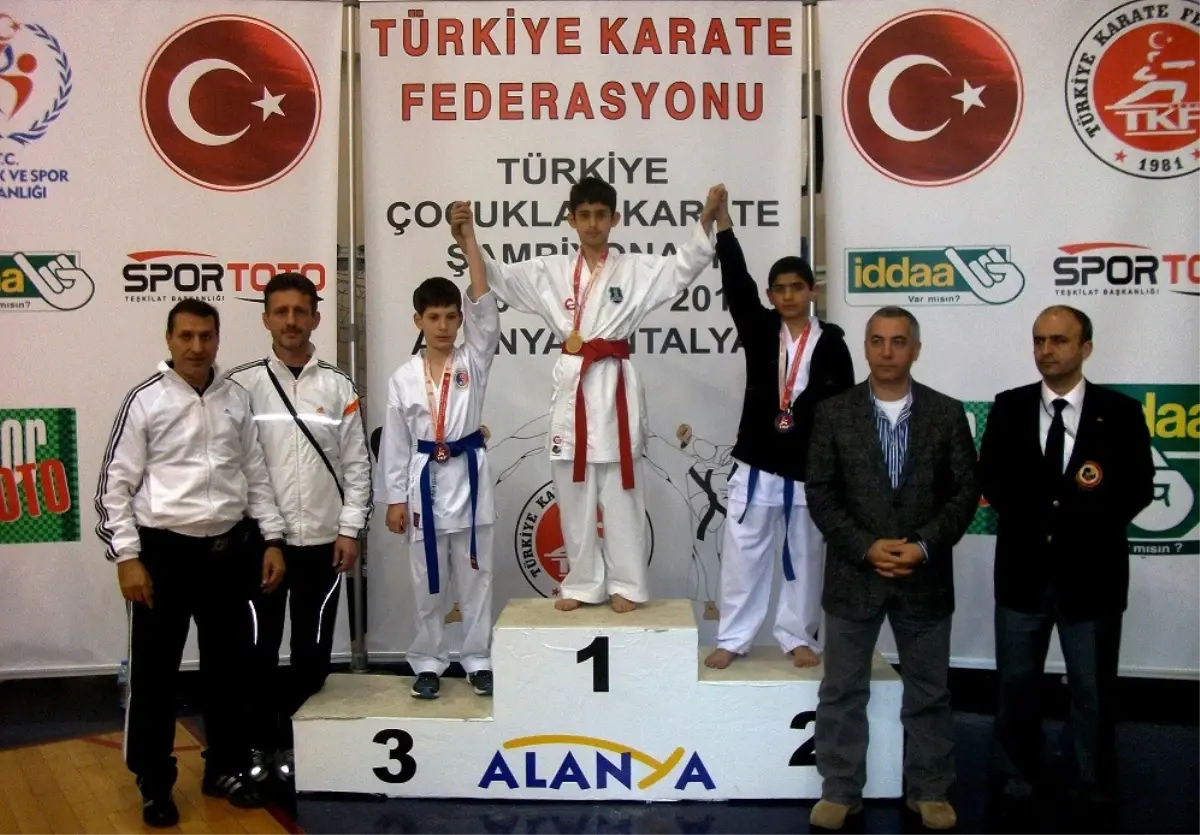 Büyükşehir Belediyespor, Karate\'de Türkiye Şampiyonu