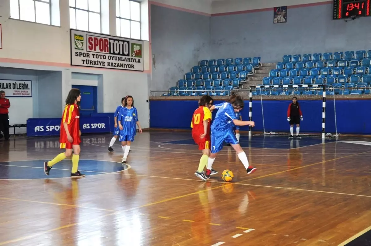 Düzce\'de Futsal Heyecanı Sürüyor