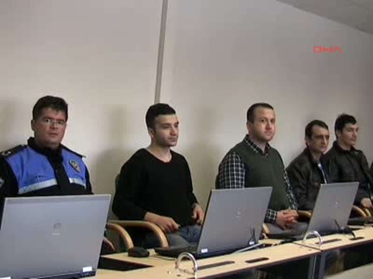 Emniyet\'ten Kadına Karşı Şiddete Karşı Seminer