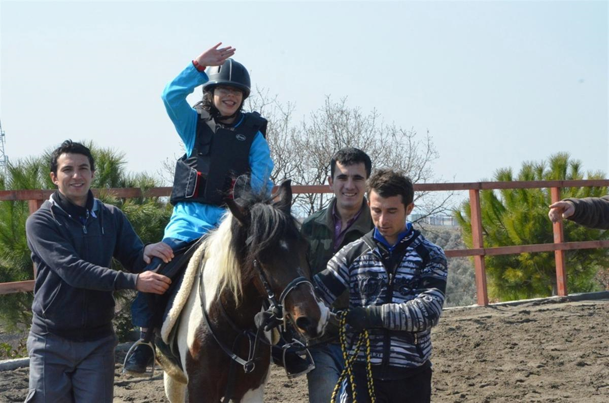 Engelli Gençlerin Hayvan Sevgisi